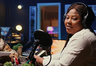 A studio conversation at the microphone